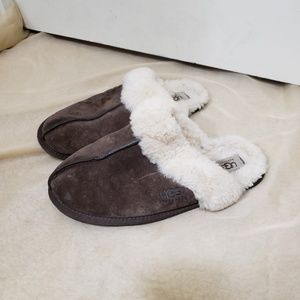 Uggs slippers men size 9